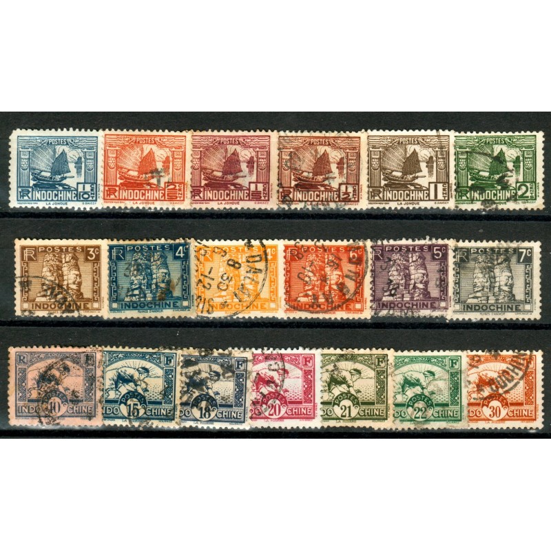 N150 à 166 lot 19 timbres entre