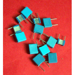 4 x capacités 22 nf / 63 V