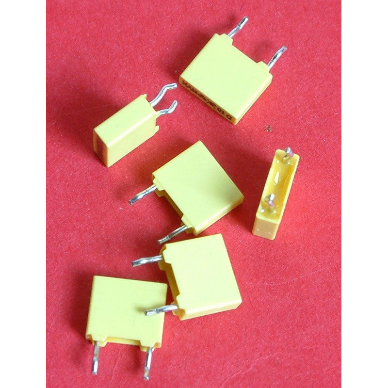 3 capacités 10 nf / 63 V